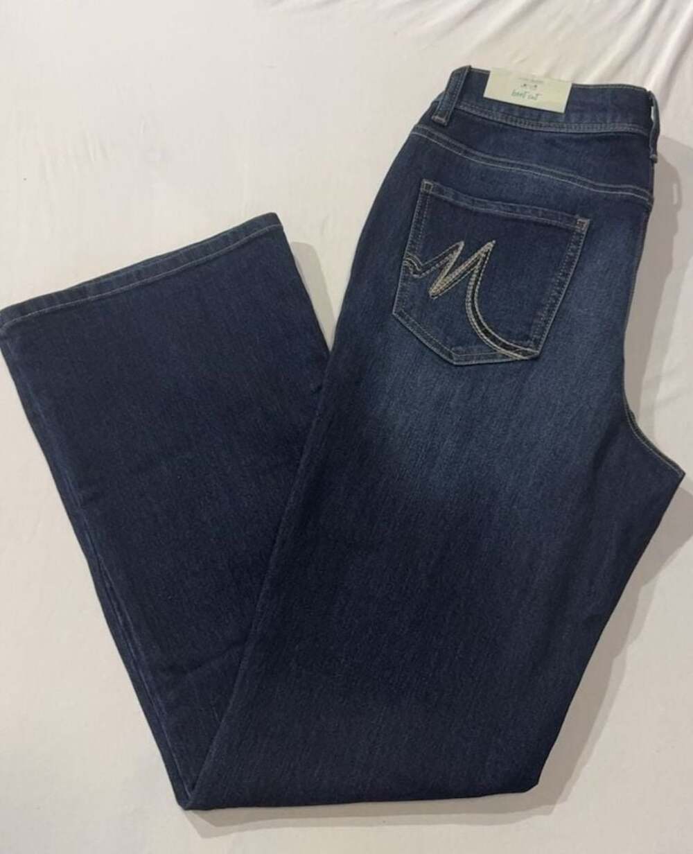 #192 Maurices Mid Rise Boot Cut Jeans Size 11/12 Short